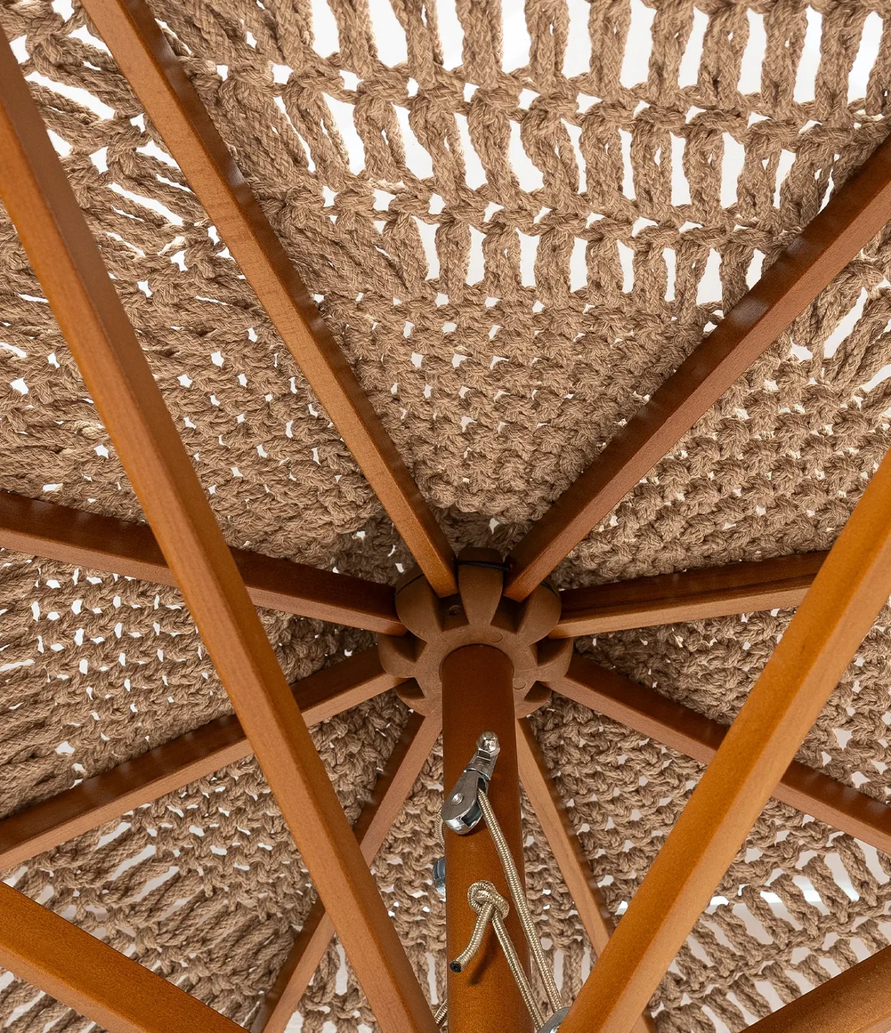 Πλεκτή ομπρέλα για beach bar και ξενοδοχεία